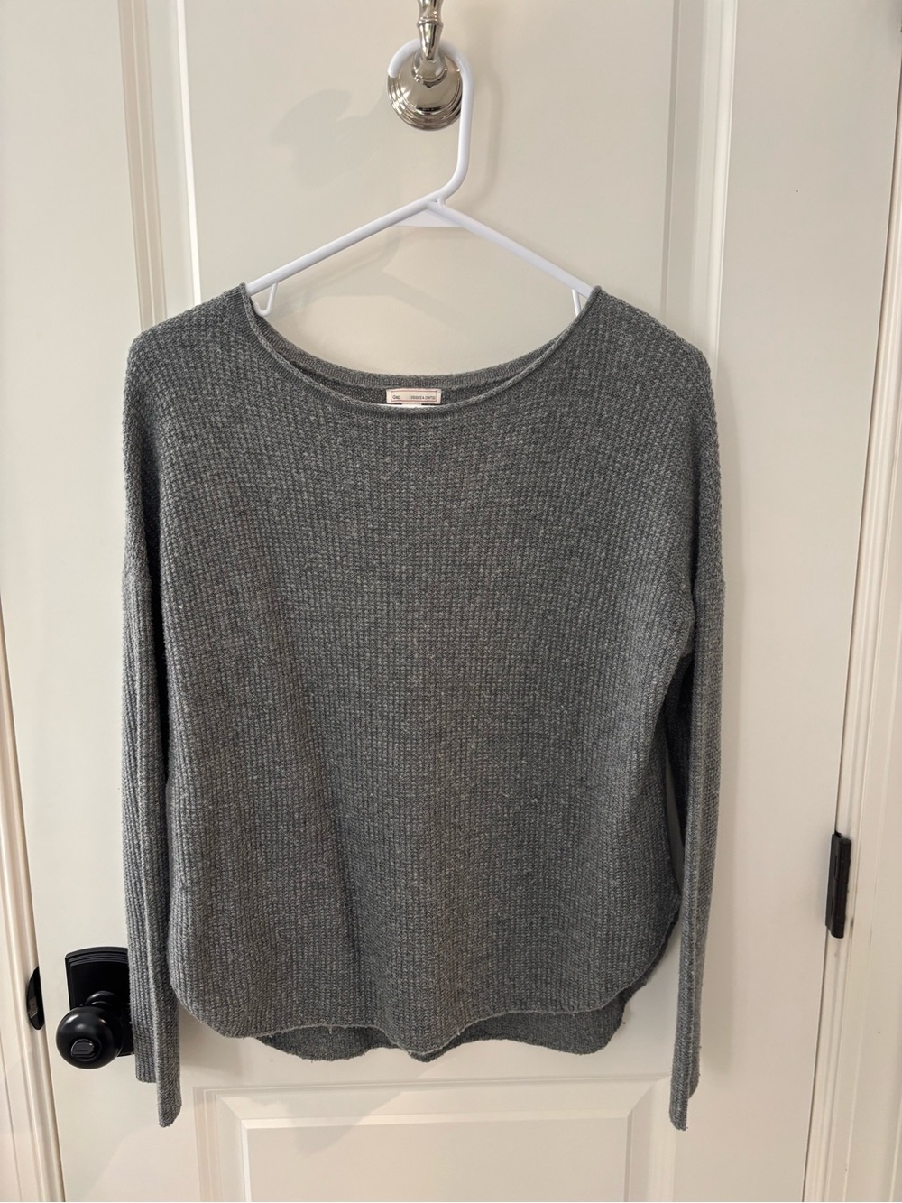 Women’s Gray Waffle-Knit Long Sleeve Sweater